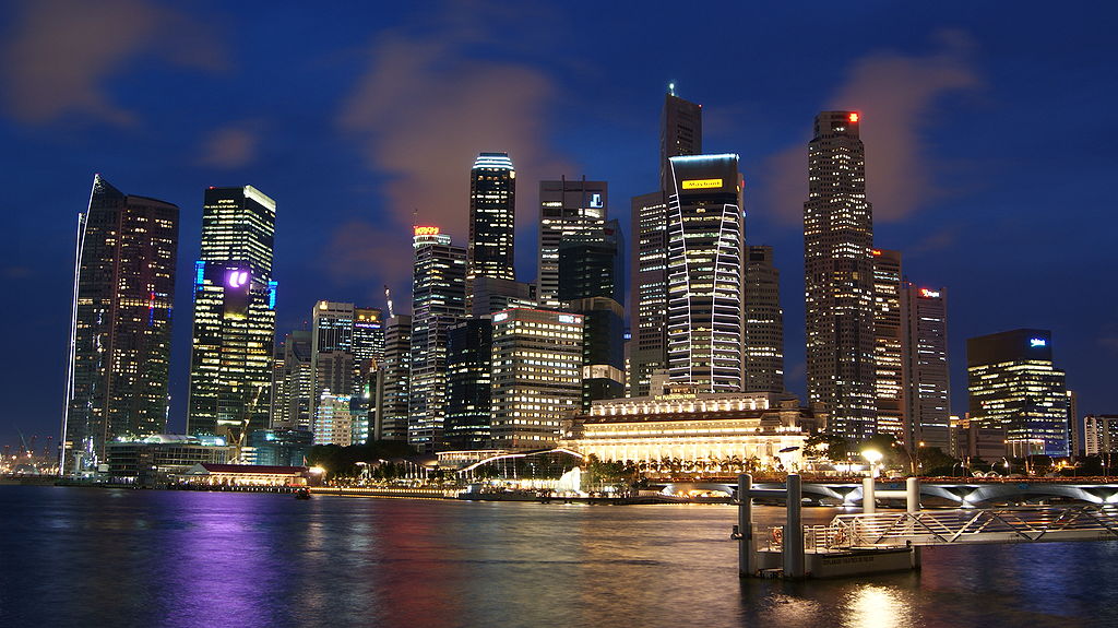 1024px-Singapore_Skyline_at_Night_with_Blue_Sky singapore wind climate